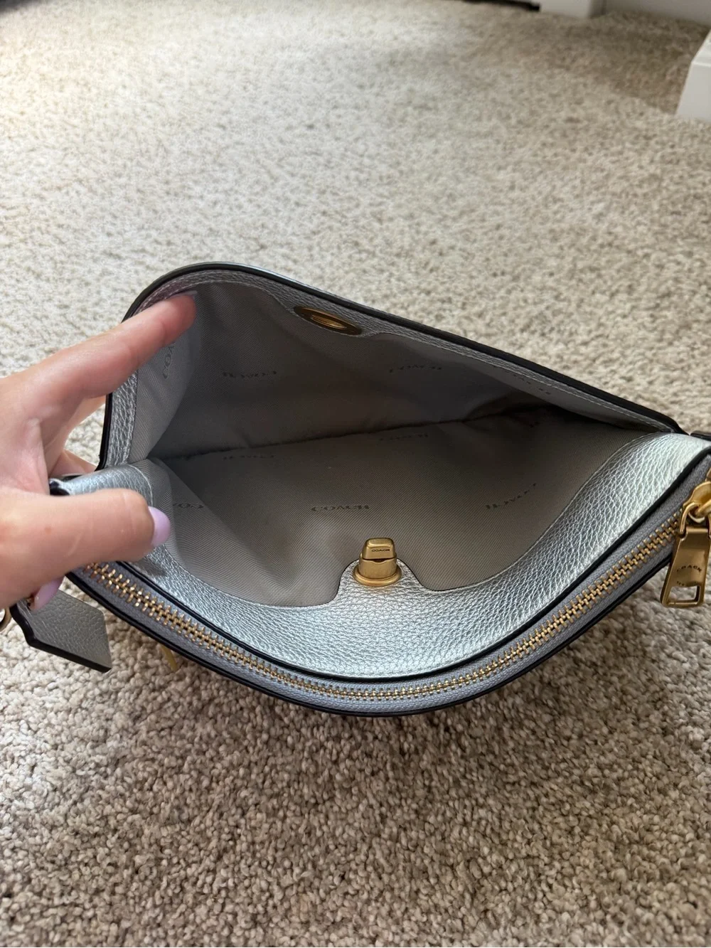 Coach Metallic Silver Pebbled Leather Turnlock Crossbody Bag C7202